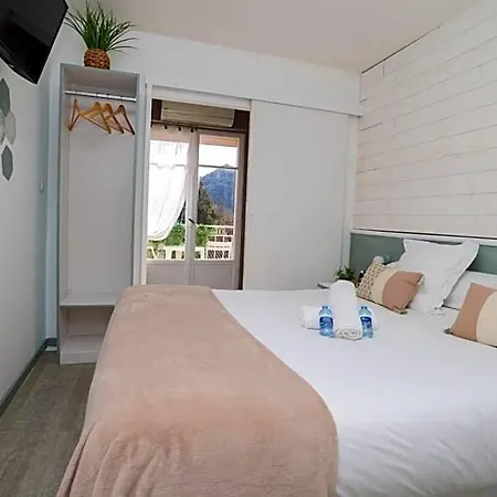 Le Panel Otel Mandelieu