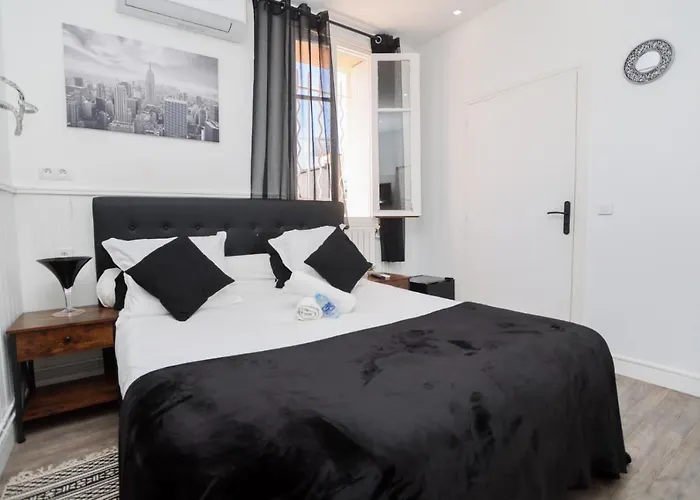 Le Panel Hotel Mandelieu