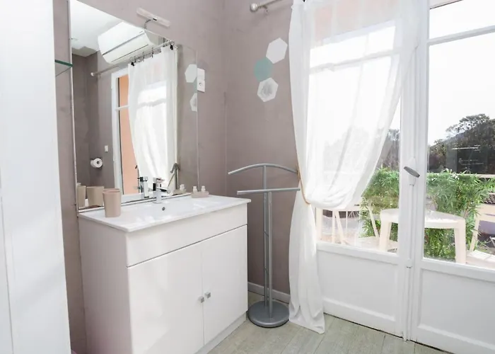 Szálloda Le Panel Mandelieu