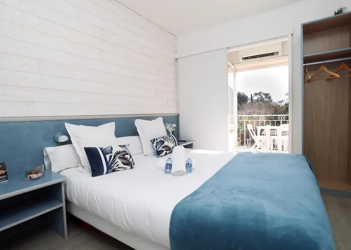 Szálloda Le Panel *